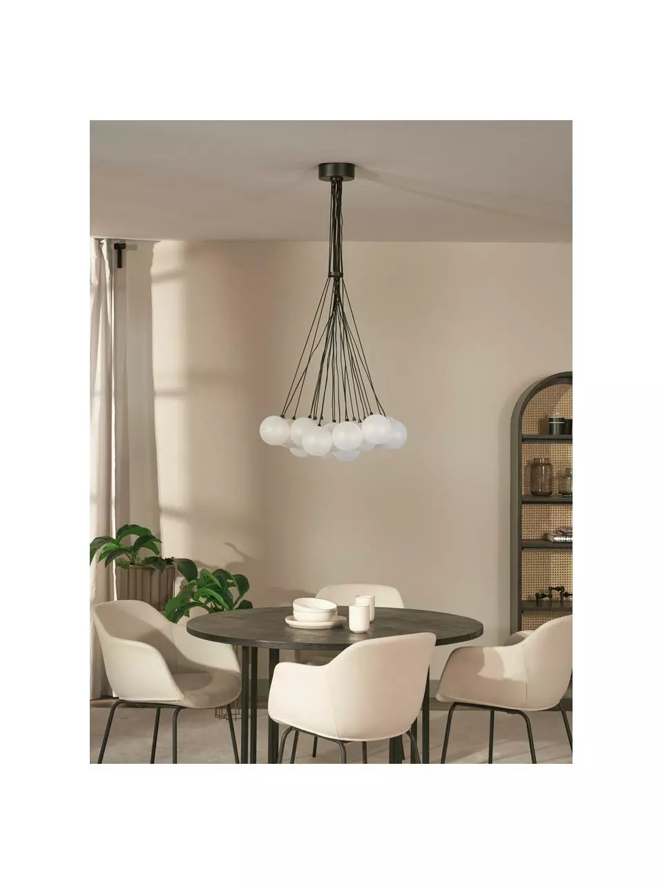 Westwing Collection Cluster-Pendelleuchte Magda aus Glas, Ø 55 x H 110 cm 5 Westwing Collection Cluster-Pendelleuchte Magda aus Glas, Ø 55 x H 110 cm – Bild 3