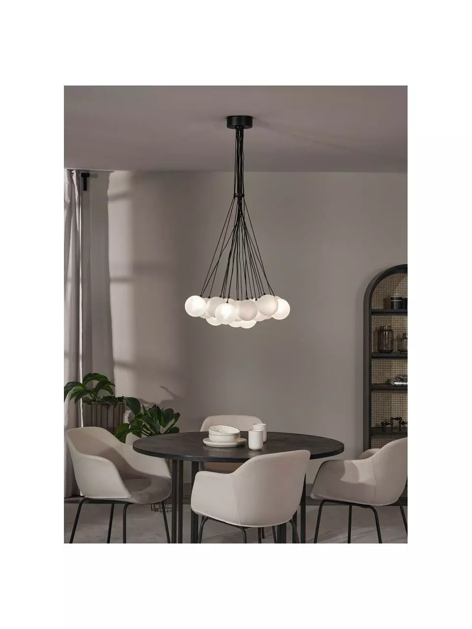 Westwing Collection Cluster-Pendelleuchte Magda aus Glas, Ø 55 x H 110 cm 7 Westwing Collection Cluster-Pendelleuchte Magda aus Glas, Ø 55 x H 110 cm – Bild 5