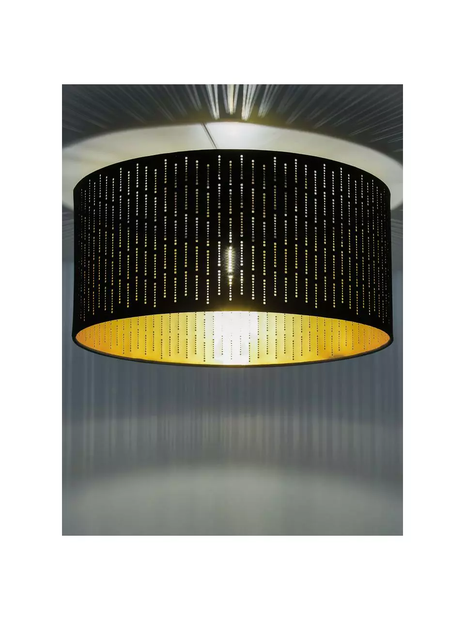 Deckenleuchte Varillas in Schwarz-Gold, Ø 48 x H 22 cm 6 Deckenleuchte Varillas in Schwarz-Gold, Ø 48 x H 22 cm – Bild 4