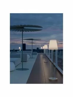 Dimmbare Solar Gartenleuchte Lola in Silberfarben mit Fernbedienung, Ø 28 x H 119 cmNur noch wenige verfügbar -Leuchten Verkaufsladen Dimmbare Solar Gartenleuchte Lola in Silberfarben mit Fernbedienung 3