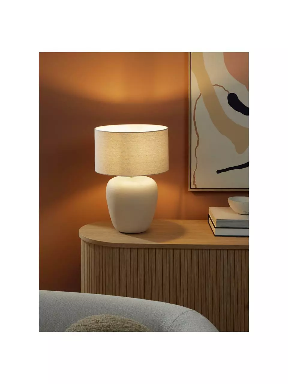 Westwing Collection Große Keramik-Tischlampe Eileen in Beige, Ø 33 cm x H 48 cm 4 Westwing Collection Große Keramik-Tischlampe Eileen in Beige, Ø 33 cm x H 48 cm – Bild 2