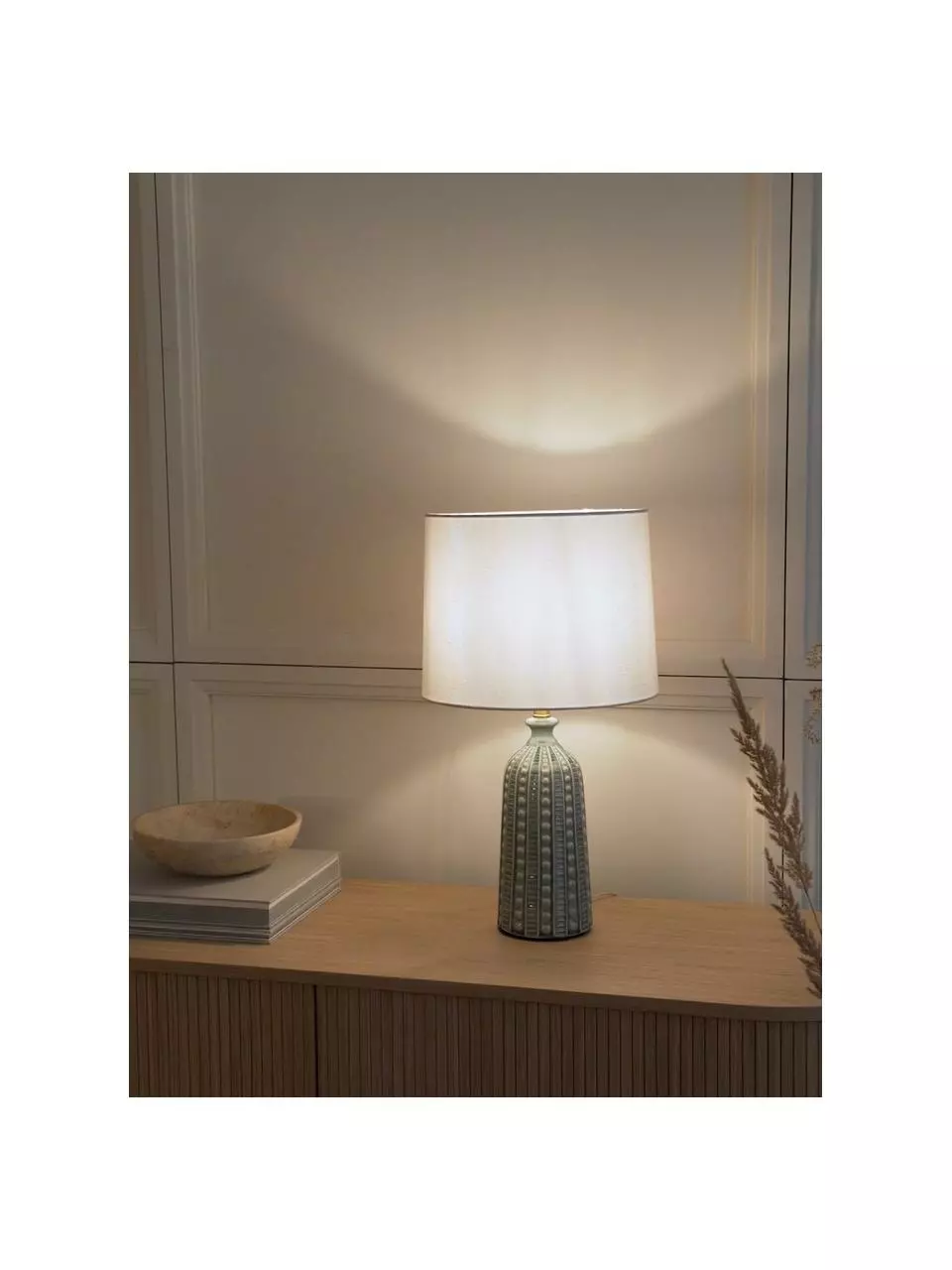 Westwing Collection Große Keramik-Tischlampe Nizza in Salbeigrün, Ø 33 x H 60 cm 7 Westwing Collection Große Keramik-Tischlampe Nizza in Salbeigrün, Ø 33 x H 60 cm – Bild 5