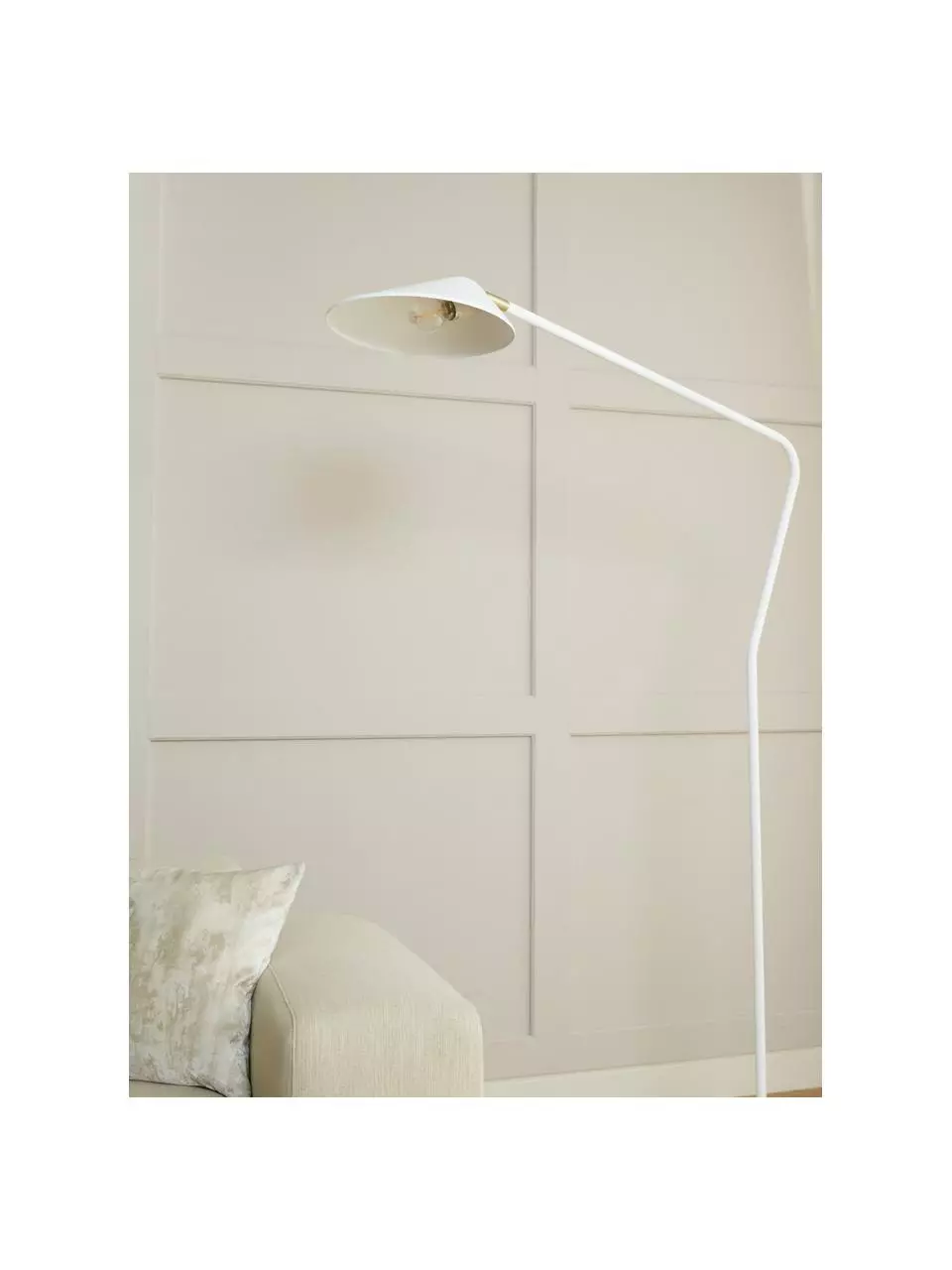 Westwing Collection Große Leselampe Neron mit Gold-Dekor in Weiß, B 105 x H 171 cm 5 Westwing Collection Große Leselampe Neron mit Gold-Dekor in Weiß, B 105 x H 171 cm – Bild 3