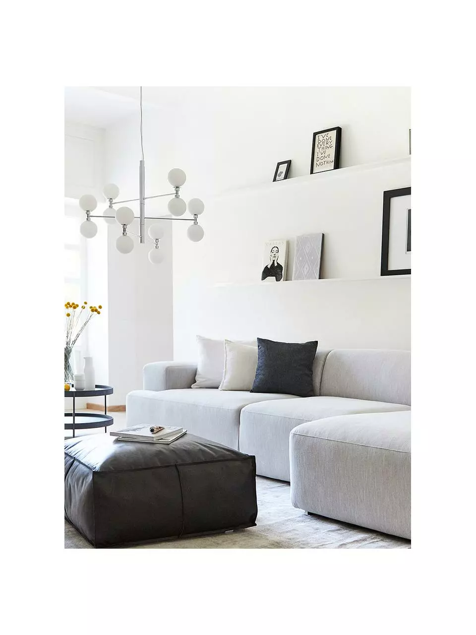 Westwing Collection Große Pendelleuchte Grover mit Glaskugeln in Silber, Ø 70 x H 56 cm 4 Westwing Collection Große Pendelleuchte Grover mit Glaskugeln in Silber, Ø 70 x H 56 cm – Bild 2