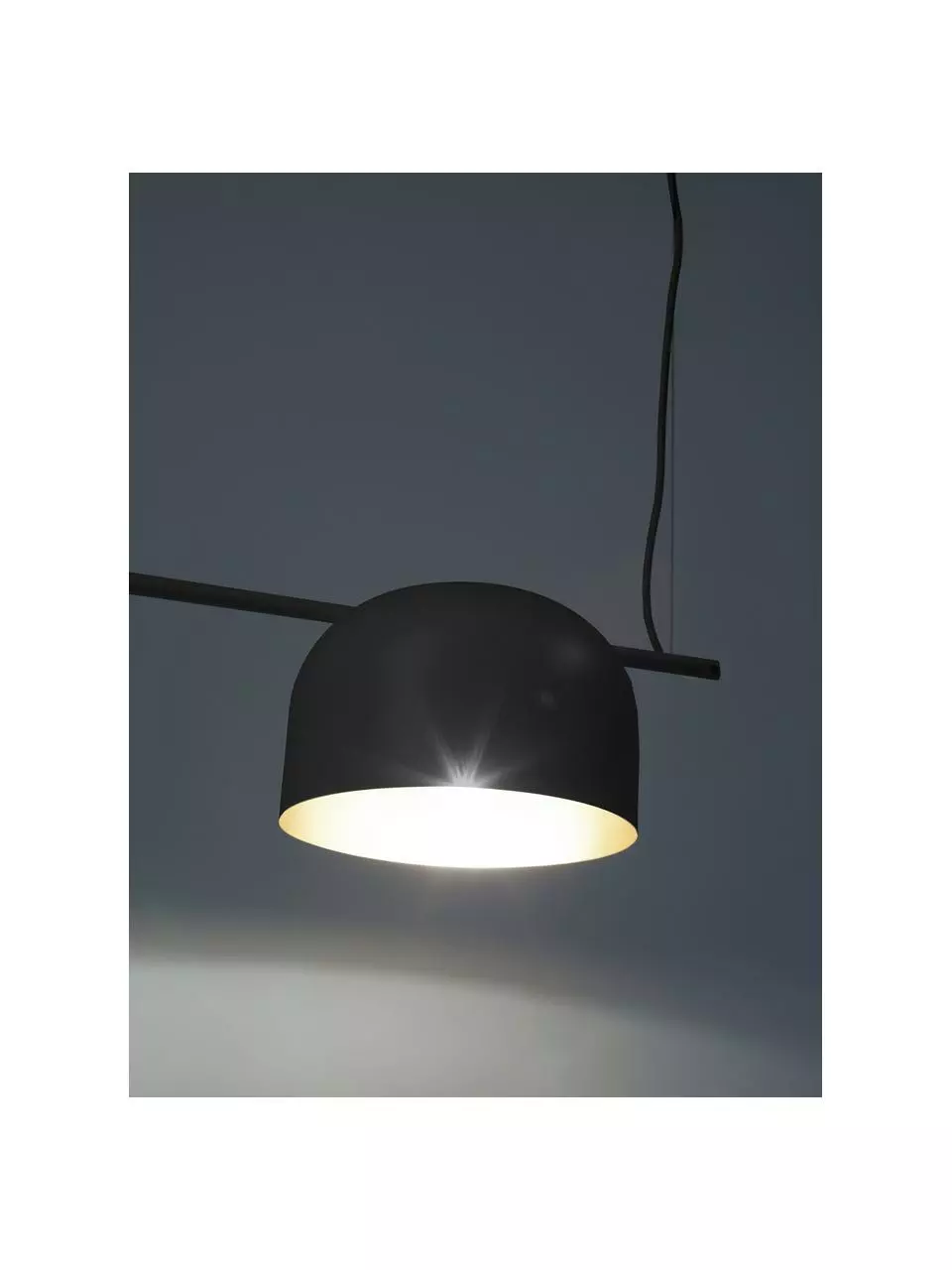 Westwing Collection Große Pendelleuchte Joel mit Gold-Dekor, B 127 x H 15 cm 8 Westwing Collection Große Pendelleuchte Joel mit Gold-Dekor, B 127 x H 15 cm – Bild 6