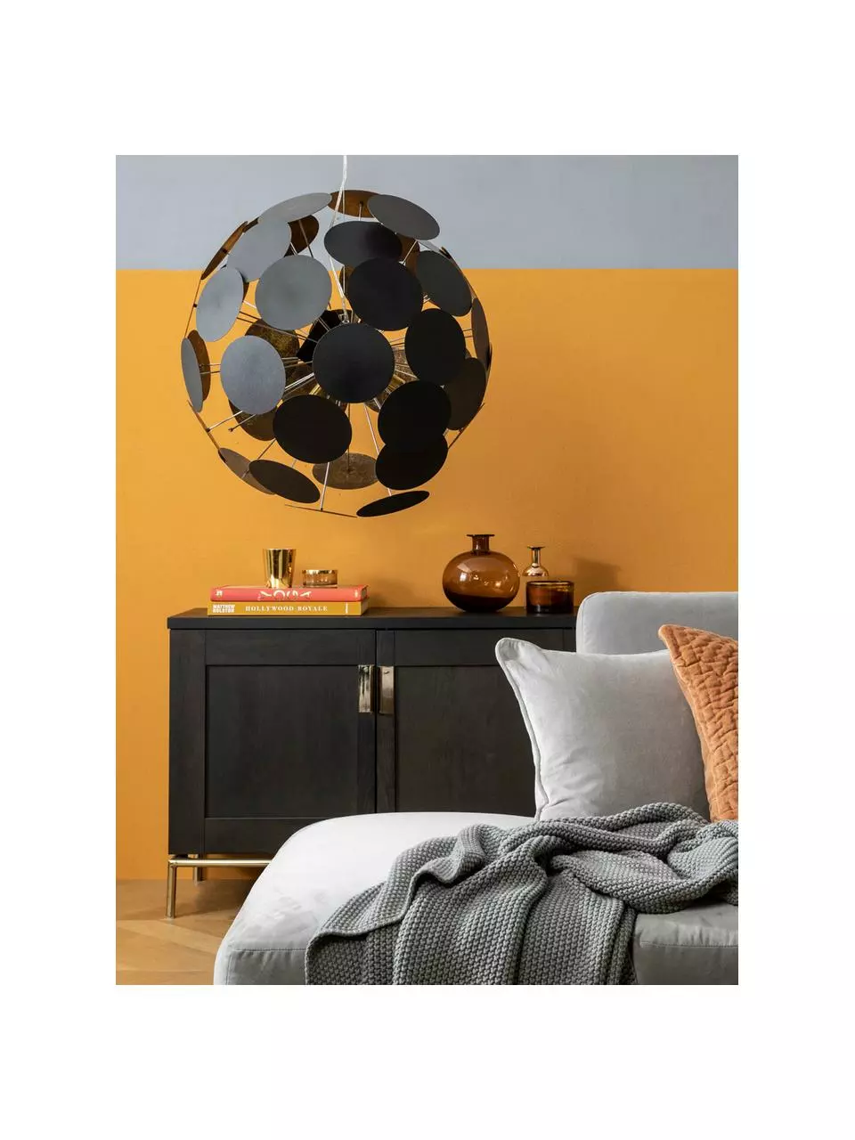 By Rydens Große Pendelleuchte Planet in Schwarz-Gold, Ø 66 cmNur noch wenige verfügbar 4 By Rydens Große Pendelleuchte Planet in Schwarz-Gold, Ø 66 cmNur noch wenige verfügbar – Bild 2