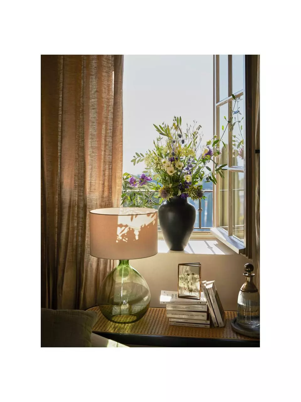 Westwing Collection Große Tischlampe Zoya mit Glasfuß, Ø 30 x H 51 cm 5 Westwing Collection Große Tischlampe Zoya mit Glasfuß, Ø 30 x H 51 cm – Bild 3