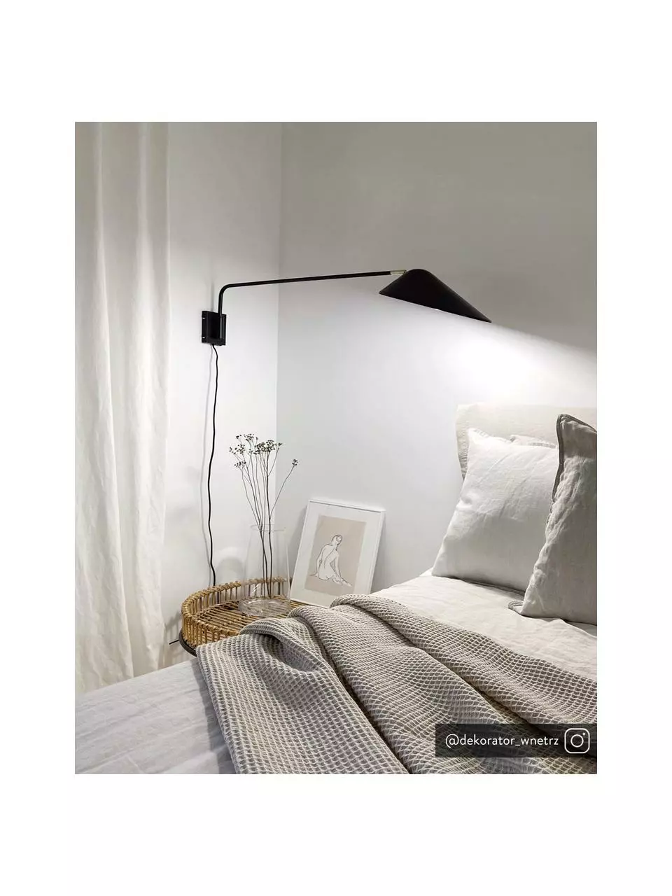 Westwing Collection Große Wandleuchte Neron mit Stecker und Gold-Dekor in Schwarz, B 27 x T 100 cm 4 Westwing Collection Große Wandleuchte Neron mit Stecker und Gold-Dekor in Schwarz, B 27 x T 100 cm – Bild 2