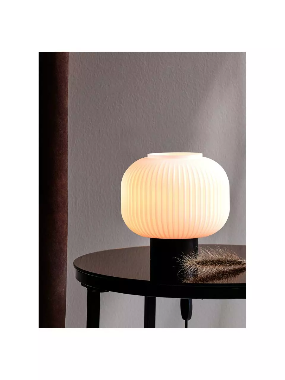 Nordlux Kleine Nachttischlampe Charles aus Opalglas, Ø 20 x H 20 cm 7 Nordlux Kleine Nachttischlampe Charles aus Opalglas, Ø 20 x H 20 cm – Bild 5