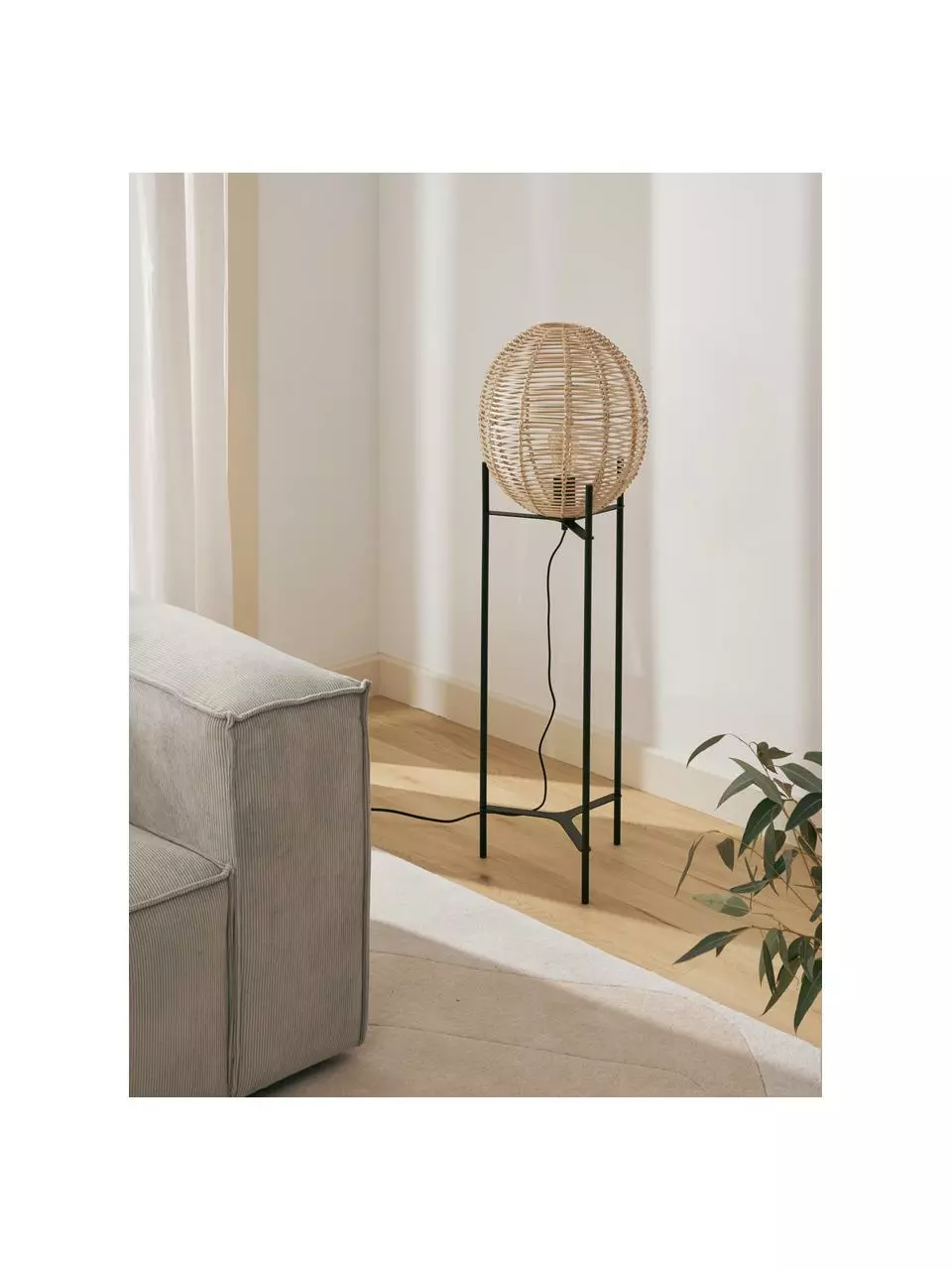 Westwing Collection Kleine Stehlampe Wasa aus Rattan, Ø 34 x H 110 cm 6 Westwing Collection Kleine Stehlampe Wasa aus Rattan, Ø 34 x H 110 cm – Bild 4