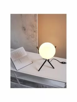 Westwing Collection Kleine Tripod Tischlampe Erik mit Glasschirm, Ø 15 x H 33 cm 12 Westwing Collection Kleine Tripod Tischlampe Erik mit Glasschirm, Ø 15 x H 33 cm -Leuchten Verkaufsladen Kleine Tripod Tischlampe Erik mit Glasschirm 4