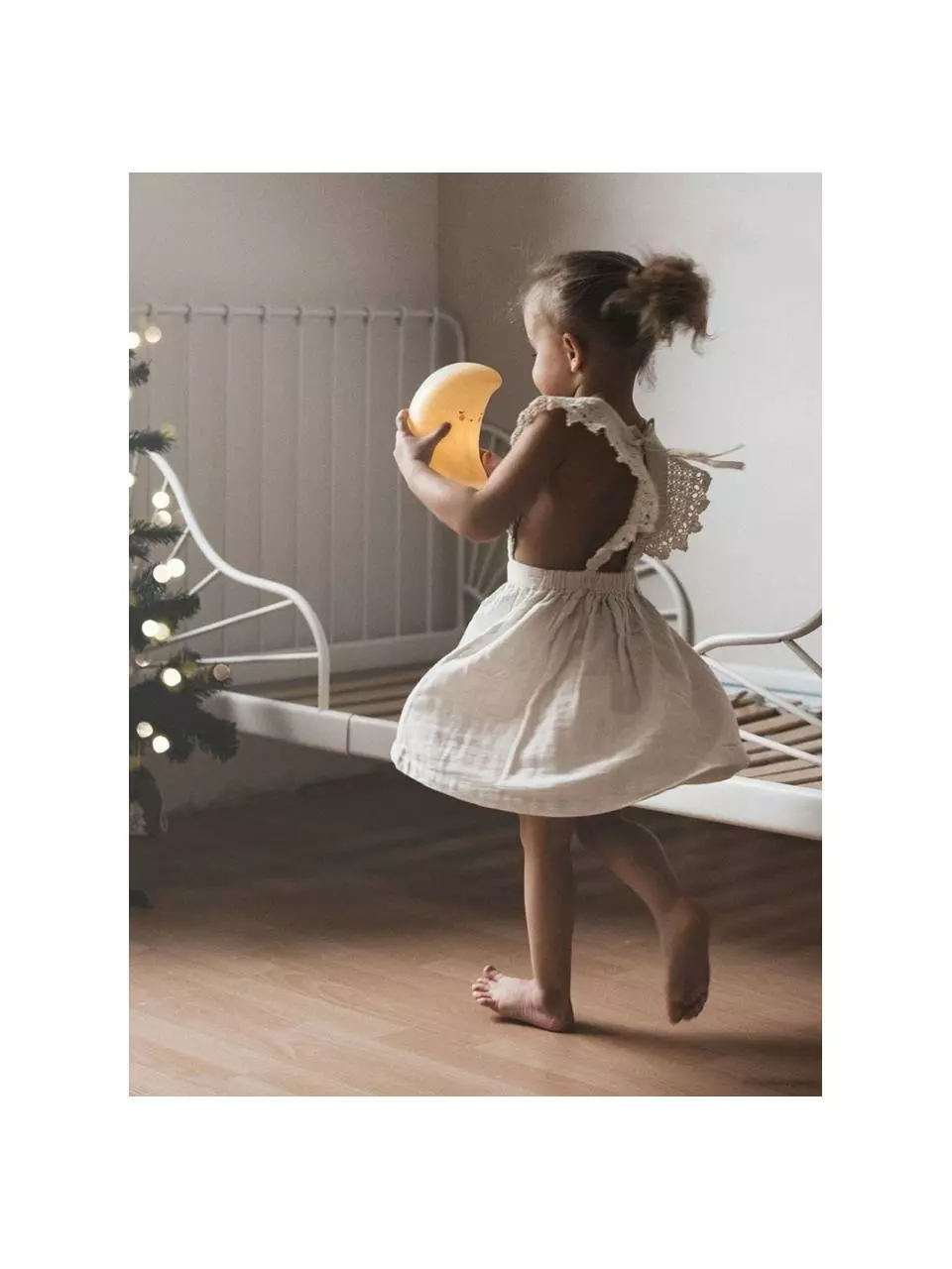 A Little Lovely Company Kleines LED-Leuchtobjekt Moon mit Timer, B 16 x H 13 cm 4 A Little Lovely Company Kleines LED-Leuchtobjekt Moon mit Timer, B 16 x H 13 cm – Bild 2