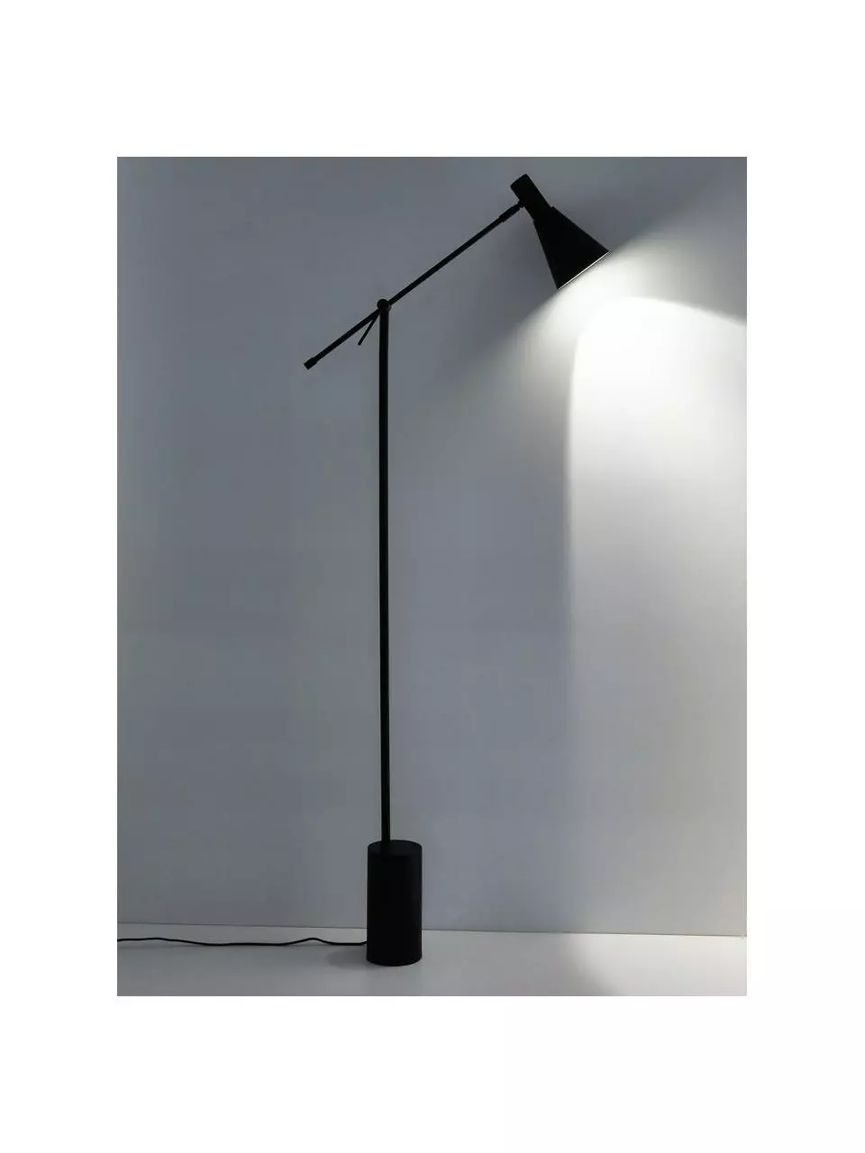 Westwing Collection Leselampe Sia in Schwarz, T 60 x H 162 cm 7 Westwing Collection Leselampe Sia in Schwarz, T 60 x H 162 cm – Bild 5