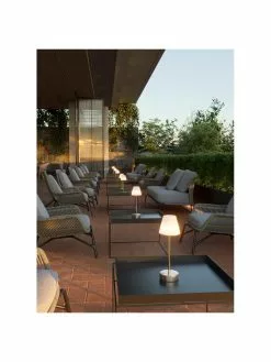 Mobile Dimmbare LED-Außentischlampe Lola mit Touch-Funktion in Goldfarben, Ø 11 x H 32 cm 9 Mobile Dimmbare LED-Außentischlampe Lola mit Touch-Funktion in Goldfarben, Ø 11 x H 32 cm -Leuchten Verkaufsladen Mobile Dimmbare LED Aussentischlampe Lola mit Touch Funktion in Goldfarben 3