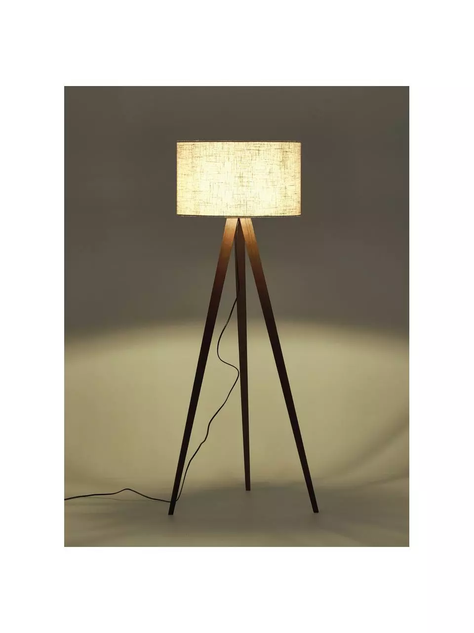 Westwing Collection Skandi-Tripod Stehlampe Jake aus Massivholz, Ø 60 cm, H 150 cm 7 Westwing Collection Skandi-Tripod Stehlampe Jake aus Massivholz, Ø 60 cm, H 150 cm – Bild 5