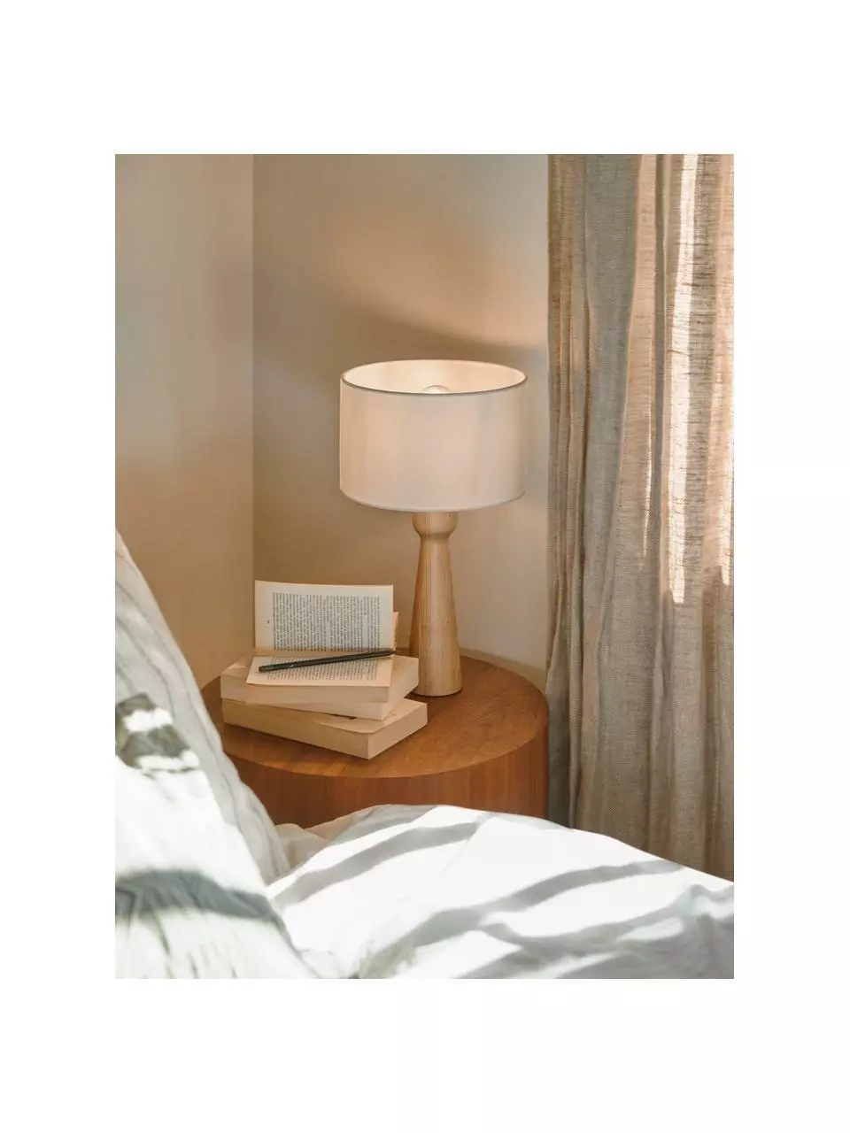 Westwing Collection Tischlampe Jascha aus hellem Eschenholz, Ø 24 x H 43 cm 4 Westwing Collection Tischlampe Jascha aus hellem Eschenholz, Ø 24 x H 43 cm – Bild 2